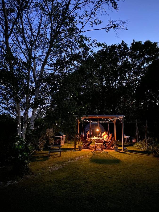 Hotel Secret Garden Glamping Lymington Exterior foto