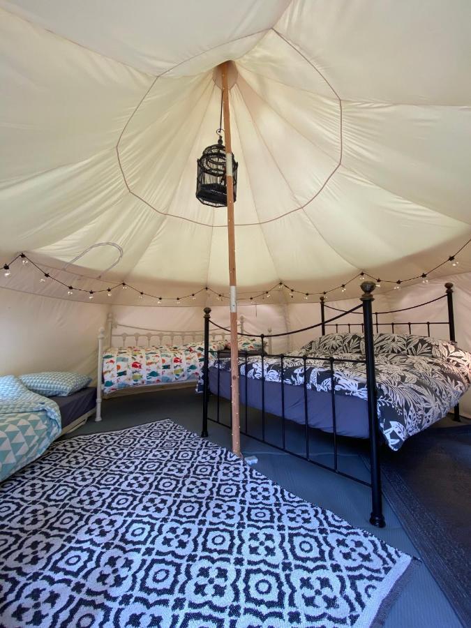 Hotel Secret Garden Glamping Lymington Exterior foto