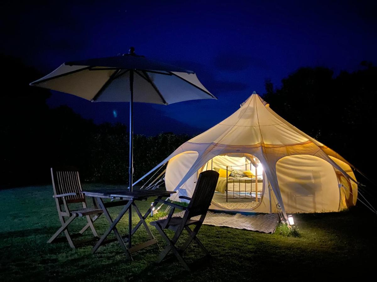 Hotel Secret Garden Glamping Lymington Exterior foto