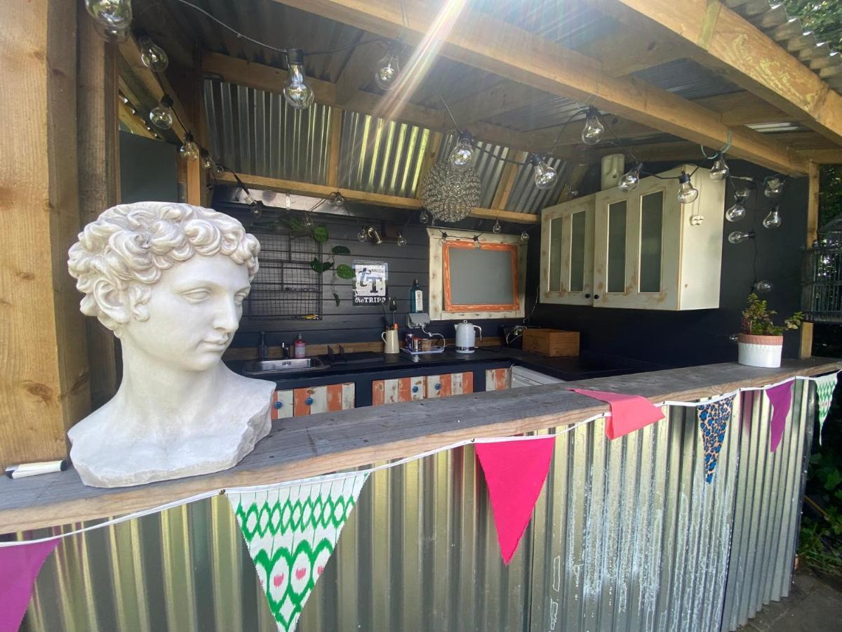 Hotel Secret Garden Glamping Lymington Exterior foto